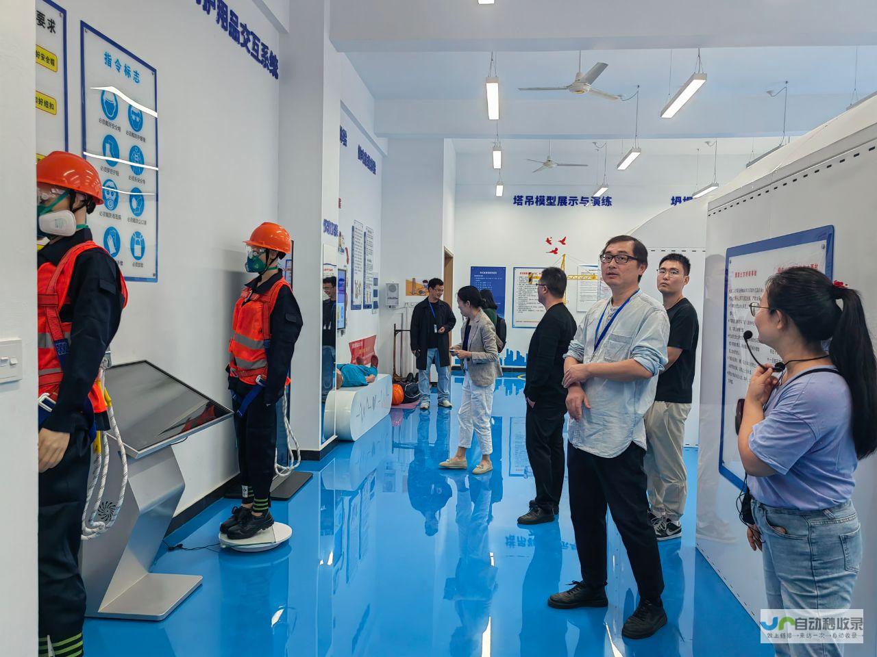 提升校园管理与学生体验：定制化校园APP开发，连接师生，促进发展